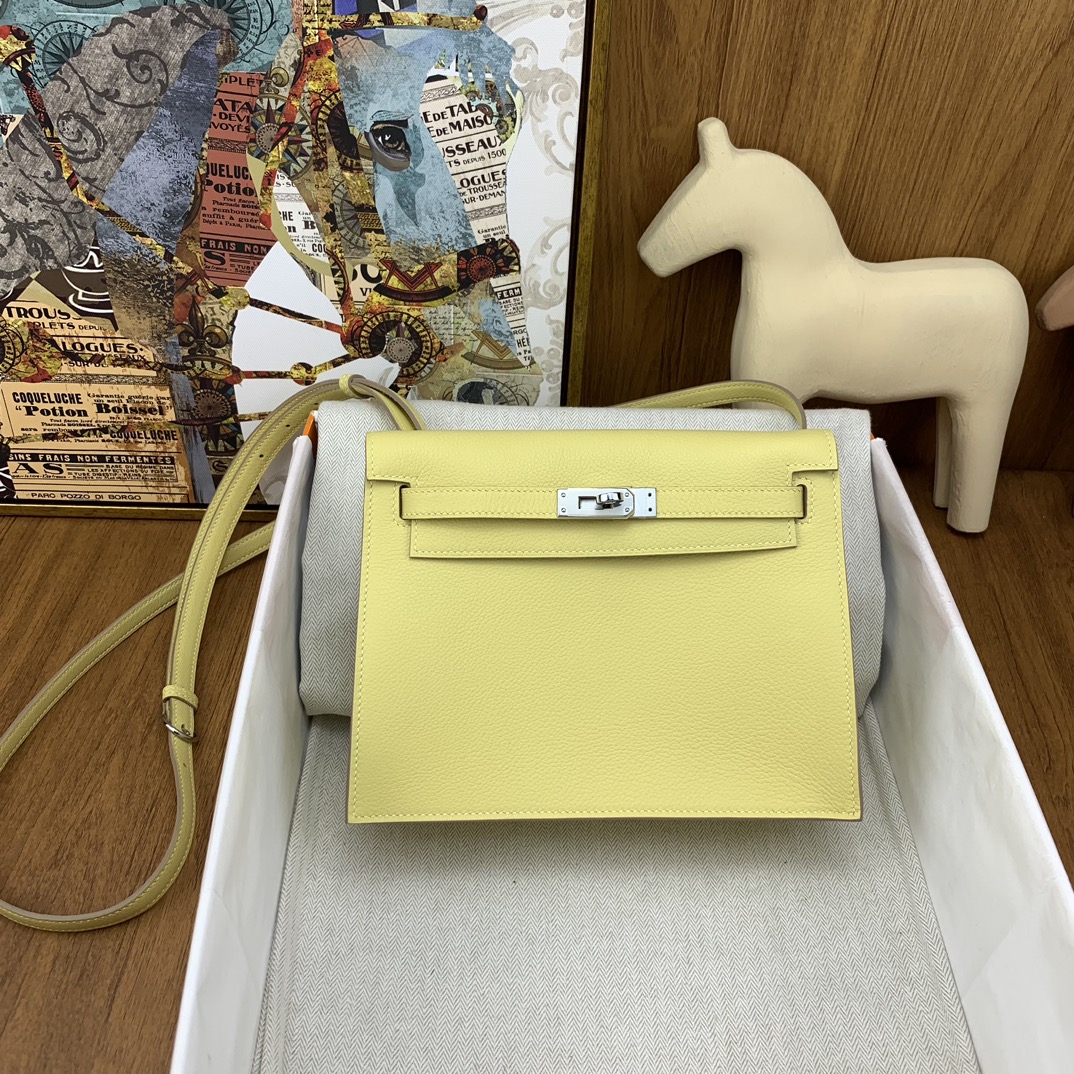 Hermes Kelly Danse Evercolor Bag In Jaune Poussin Color